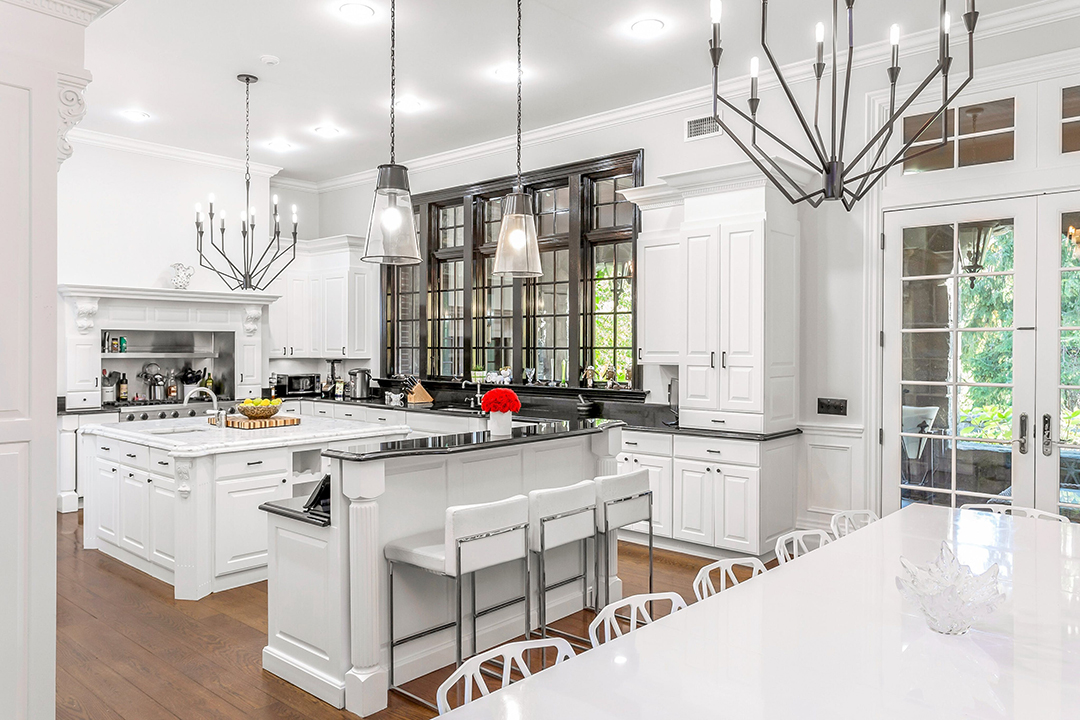 Tour A 8m Greenwich Estate In Full Bloom For Summer F