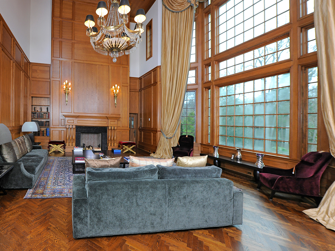 Tour A 8m Greenwich Estate In Full Bloom For Summer H