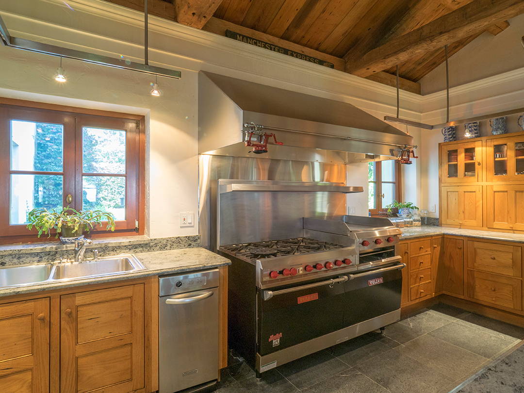 Tour A Lovely Litchfield County Estate With 1000 Rolling Acres And A 11 3m Price Tag E