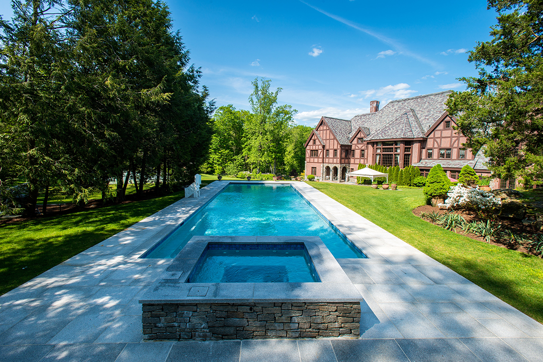 Tour A 8m Greenwich Estate In Full Bloom For Summer K