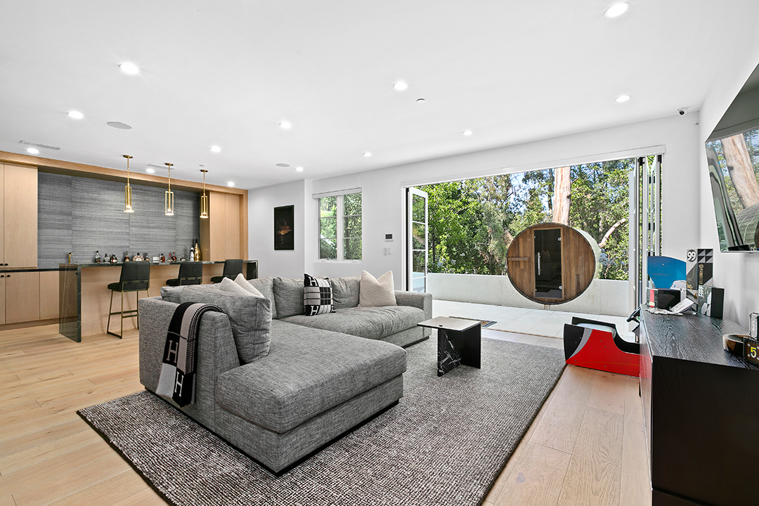 Nfl Star Jalen Ramsey Lists 14m Hidden Hills Oasis Amidst Move To The Miami Dolphins U