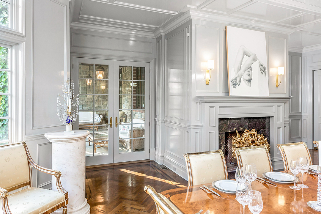 Tour A 8m Greenwich Estate In Full Bloom For Summer D