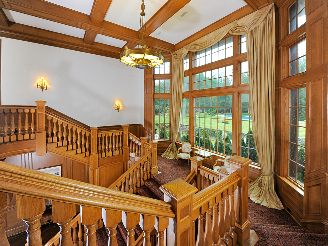 Tour A 8m Greenwich Estate In Full Bloom For Summer Q