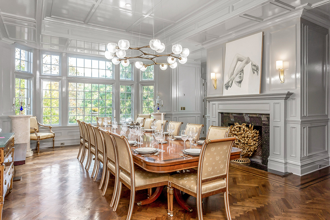 Tour A 8m Greenwich Estate In Full Bloom For Summer C