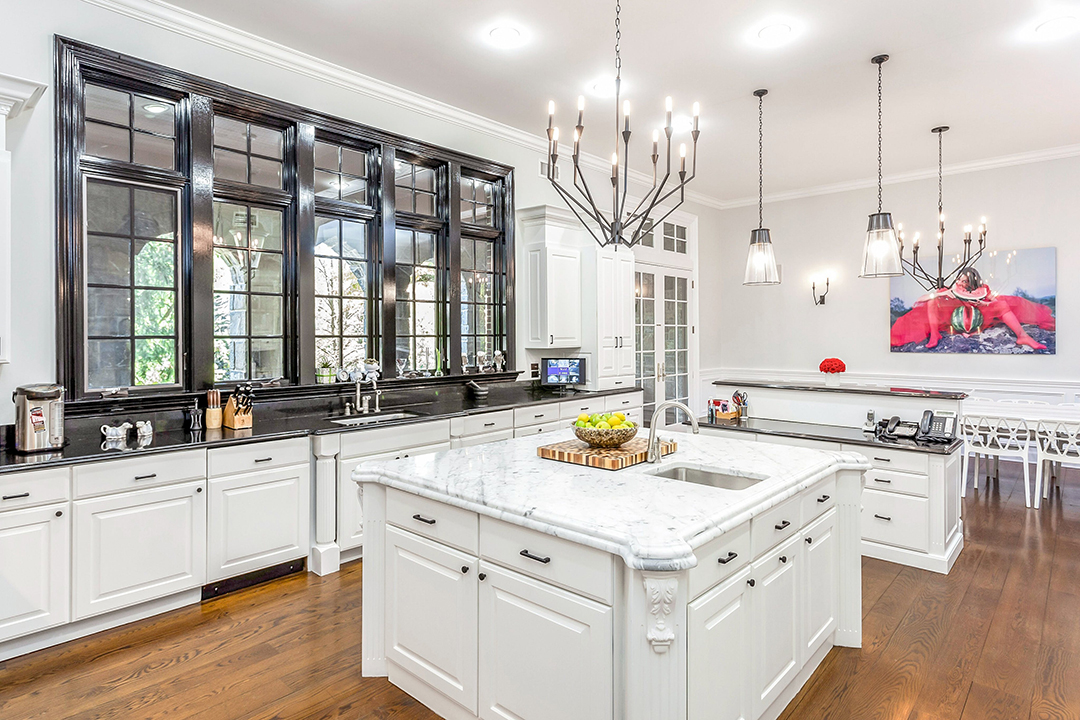 Tour A 8m Greenwich Estate In Full Bloom For Summer E