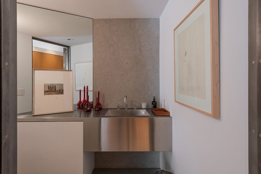 19 Charles Gwathmey Powder Room