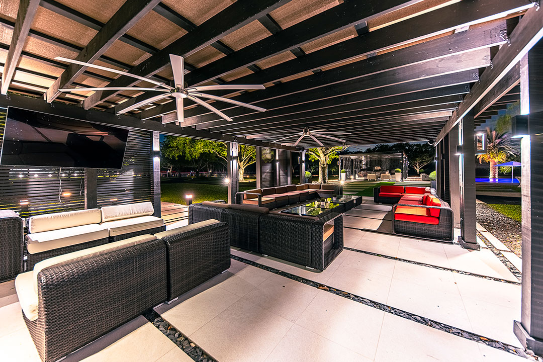 12 Gisele Bundchen Florida Lanai