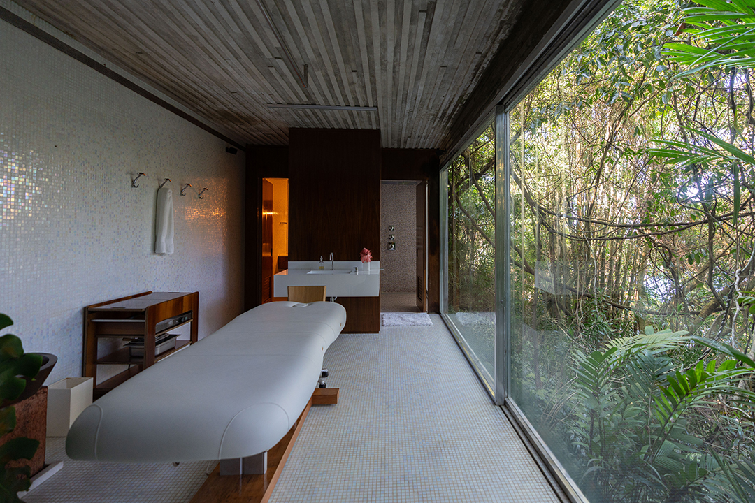 A 52 Acre Brazilian Retreat Only Accessible Via Helicopter Or Boat Seeks 15m Zzww