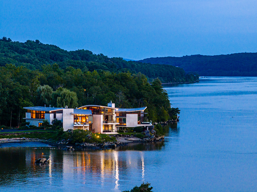 Explore A Surprising 25m Architectural Stunner Perched Right On The Hudson River Zzz