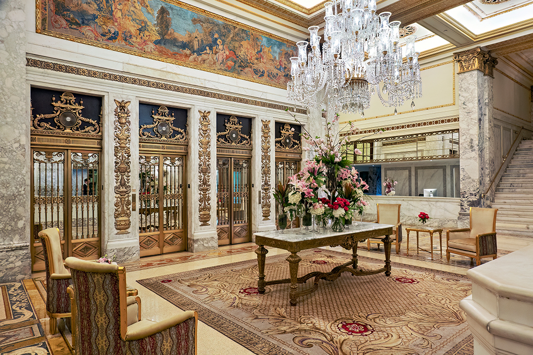 A Majestic Merger Two Adjacent Units List Together For 31 4m At The Plaza Hotel 22459491 Centralparksouth 1904 Plaza Lobby Ch