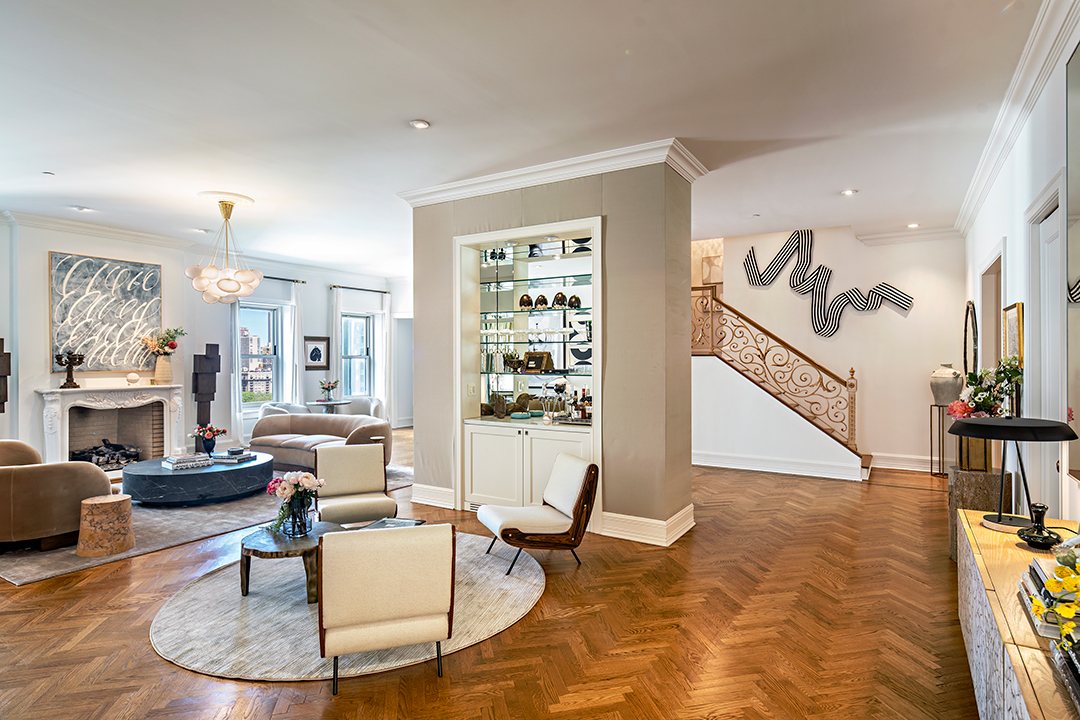 A Majestic Merger Two Adjacent Units List Together For 31 4m At The Plaza Hotel 22459491 Centralparksouth 1904 Livingroomwideoblique Ch