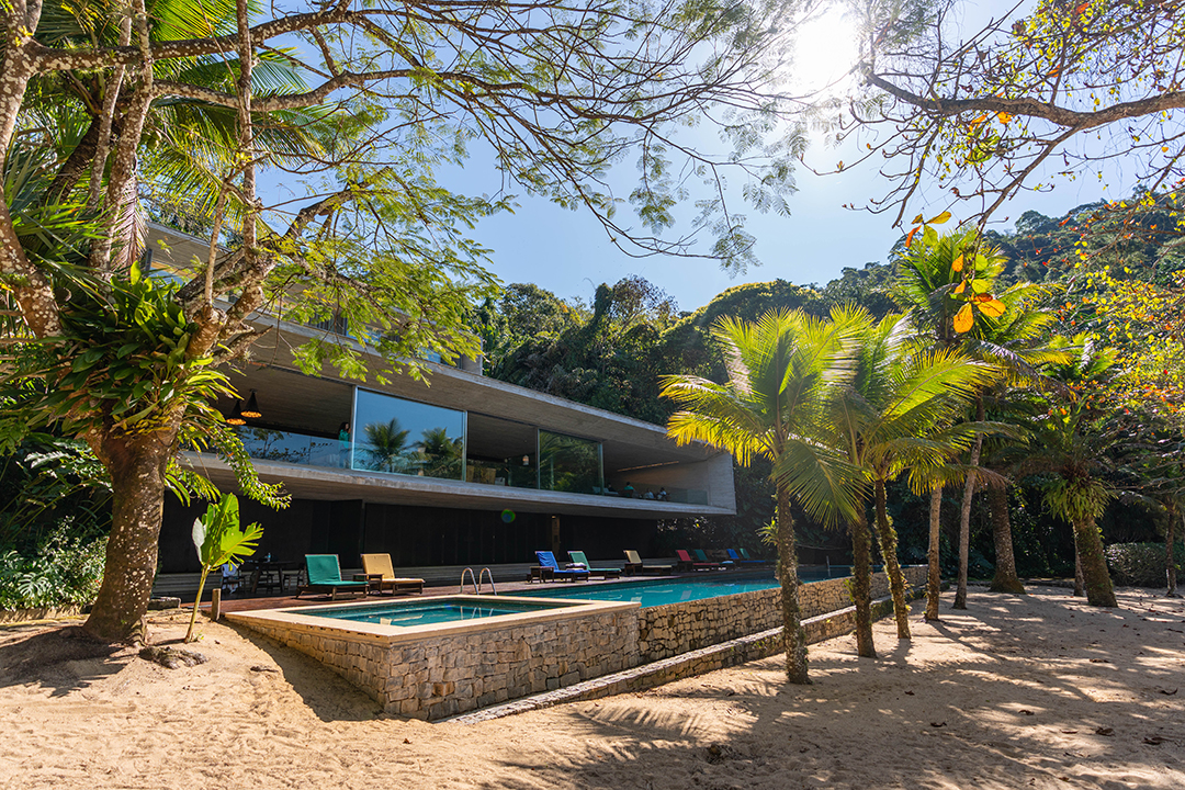 A 52 Acre Brazilian Retreat Only Accessible Via Helicopter Or Boat Seeks 15m Zzyyyyy