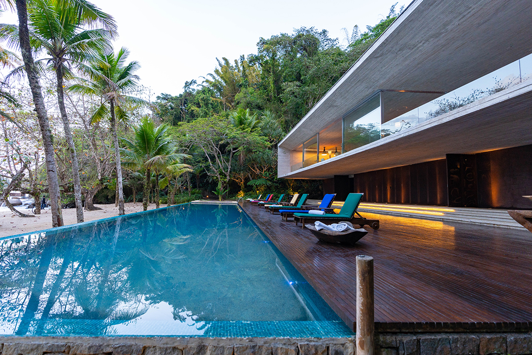 A 52 Acre Brazilian Retreat Only Accessible Via Helicopter Or Boat Seeks 15m D