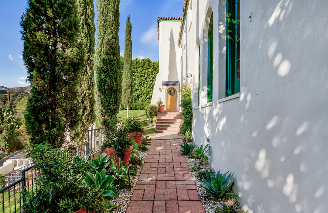 New On The Market An Old Hollywood Horror Film Directors Gorgeous Former L A Home D