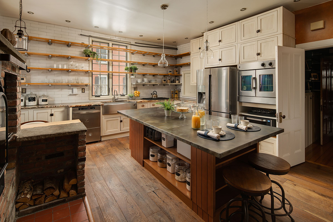 Take A Tour Of A 19th Century Newport Cottage Asking Just Under 4m 31 Old Beach 11 2400x