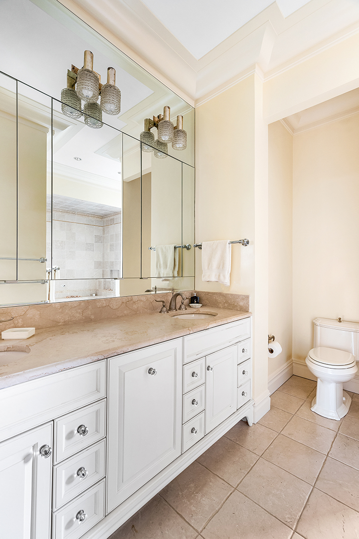 Author Lee Child Lists His Central Park West Co Op For 11m J