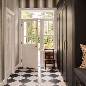 Tour a Southport Colonial With Clean-Lined Design