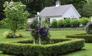 Step Into the Freshly Designed Grounds at a Historic New England Home