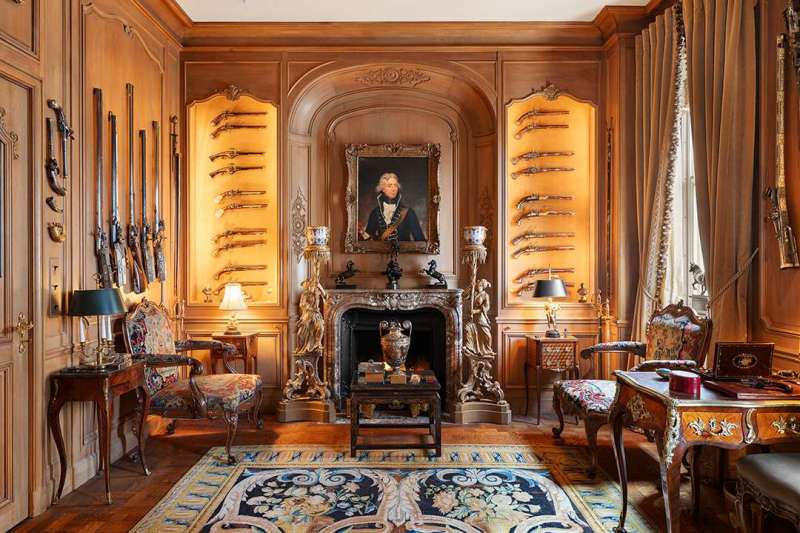 A Storied and Rare Fifth Avenue Duplex Lists for the First Time in Nearly a Century