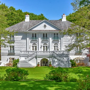 Don Peebles&rsquo; Palatial Sag Harbor Estate Lists for $10M