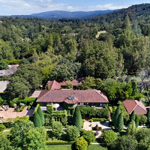 Actress Michelle Pfeiffer and &lsquo;Big Little Lies&rsquo; Creator David E. Kelley Seek Buyer for $29.5M Estate