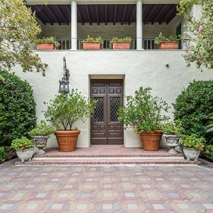 A House Where a Nancy Meyers Romantic Comedy Was Filmed Wants $11.8M