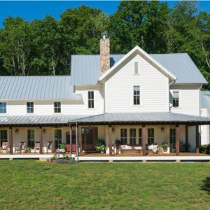 Miley Cyrus Just Bought a $5.8M Nashville Farm, Check It Out!