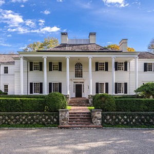 This $6.5M Greenwich Home Is a Spa-Enthusiast's Dream
