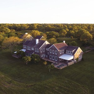 Jackie O&rsquo;s Martha&rsquo;s Vineyard Compound Asks $65M
