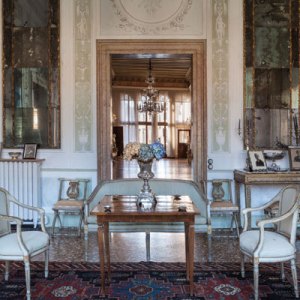 Follow Along on a Guided Tour of Venice with the Antiques Diva & Co. Team