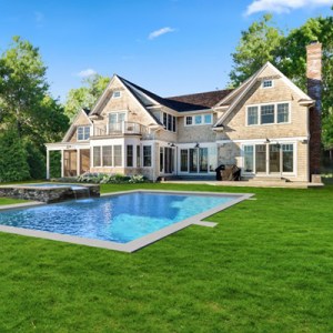 A New Home in Bridgehampton Asks $4.295M