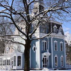 An 1875-Built Victorian with Surprisingly Chic Interiors Wants $1.6M