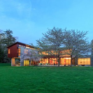 A Philip Johnson-Style Darien Modern Lists for $5.5M