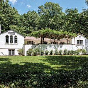 Fashion Duo Badgley Mischka List their Long Island Home for $1.895M