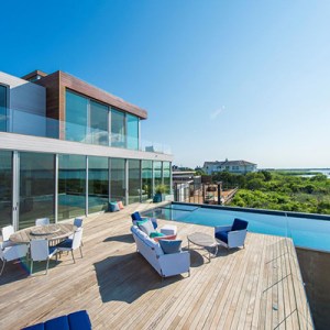 A Striking Bayfront Modern in Bridgehampton Seeks $18.5M