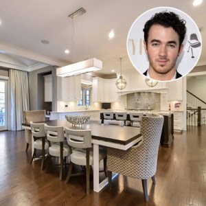 Pop-Star-Turned-Builder Lists $2.5M New Jersey Mansion