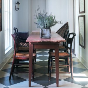 Tour an 18th-Century Newtown Saltbox