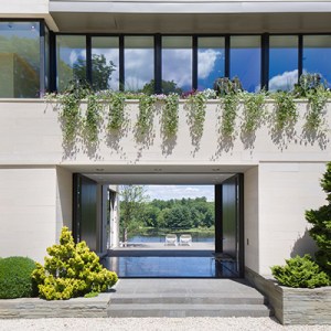 A Lakefront Contemporary in Bedford, NY Wants $6M