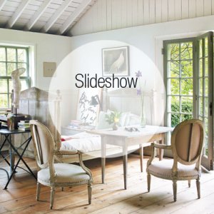 This Quiet Painter's Cottage Is a Brimming with Flowers and Flea-Market Finds