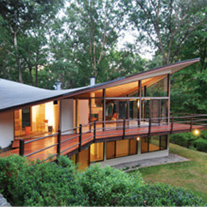 Deeds & Don'ts: Small Homes with Awesome Amenities