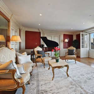 David Bowie&rsquo;s Former Essex House Apartment Comes With His Piano