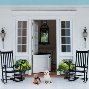 Tour a Textile Filled East Hampton Cottage