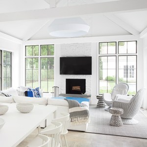 Designer Ghislaine Vi&ntilde;as Mixes Bold Statements with Tropical Undertones in an East Hampton Abode