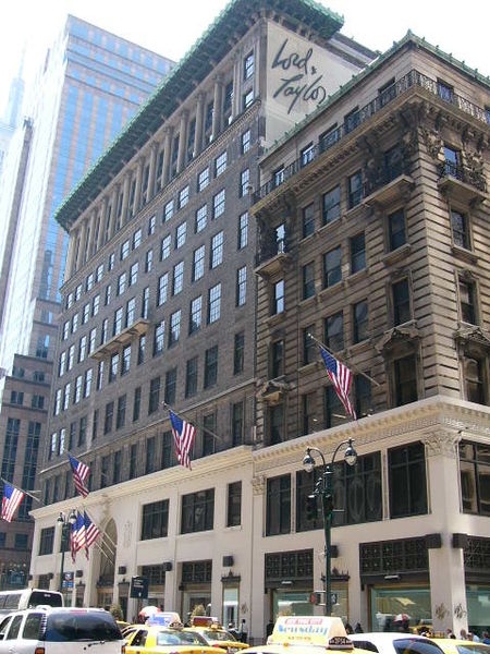 Lord & Taylor’s Iconic Fifth Ave Flagship Will Sell To WeWork for $850M