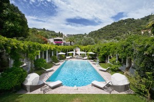 Palatial Cannes Villa's swimming pool and lounge area.