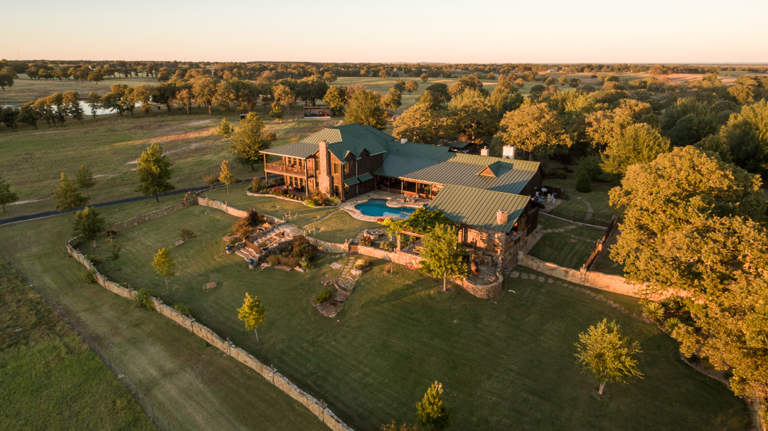Terry Bradshaw's Custom-Built 744-Acre Ranch Hits the Market View Exterior