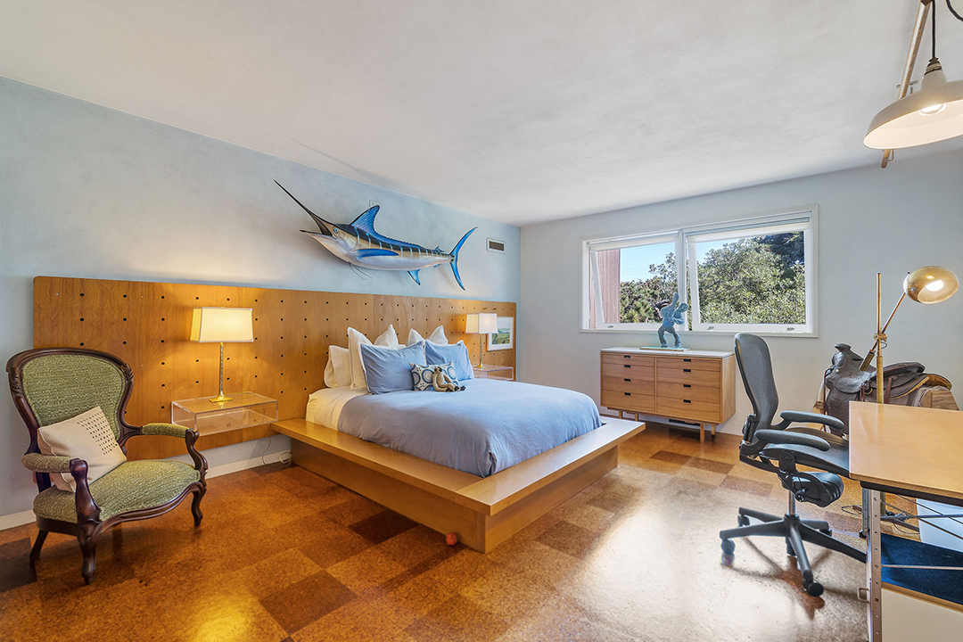 Midcentury style master bedroom
