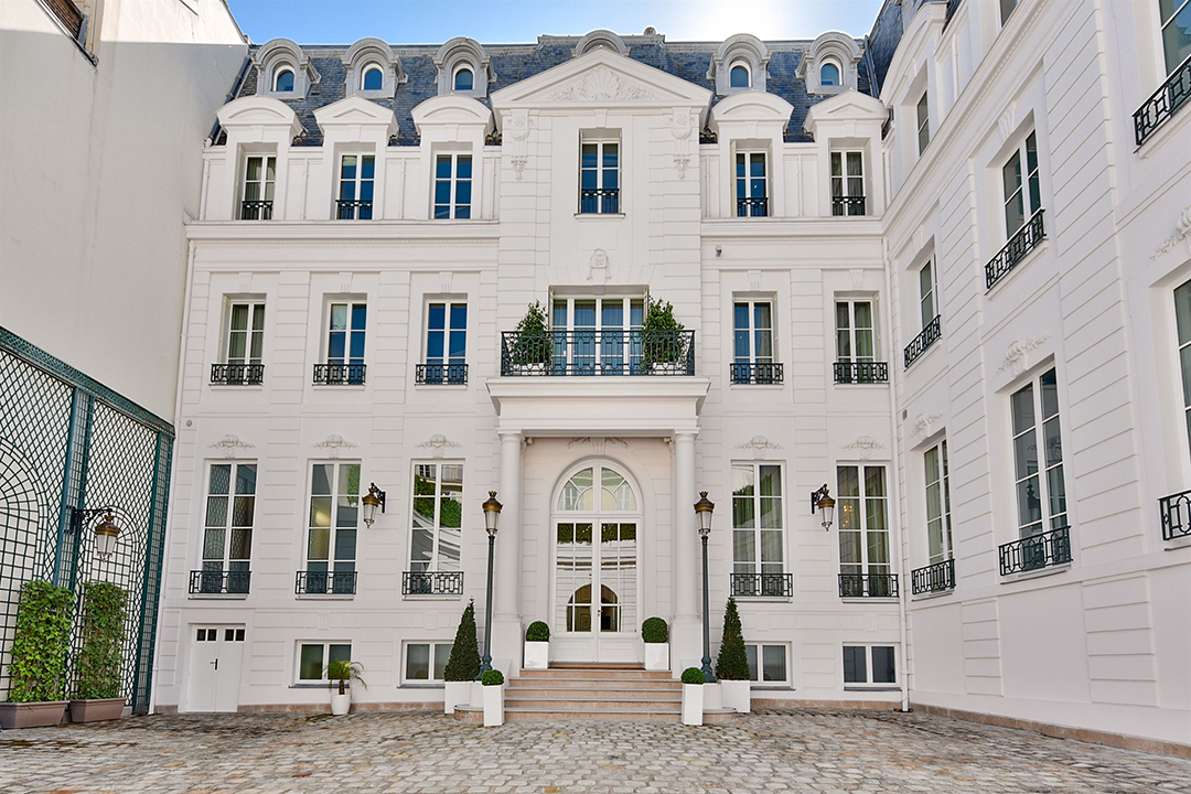 White Paris mansion exterior