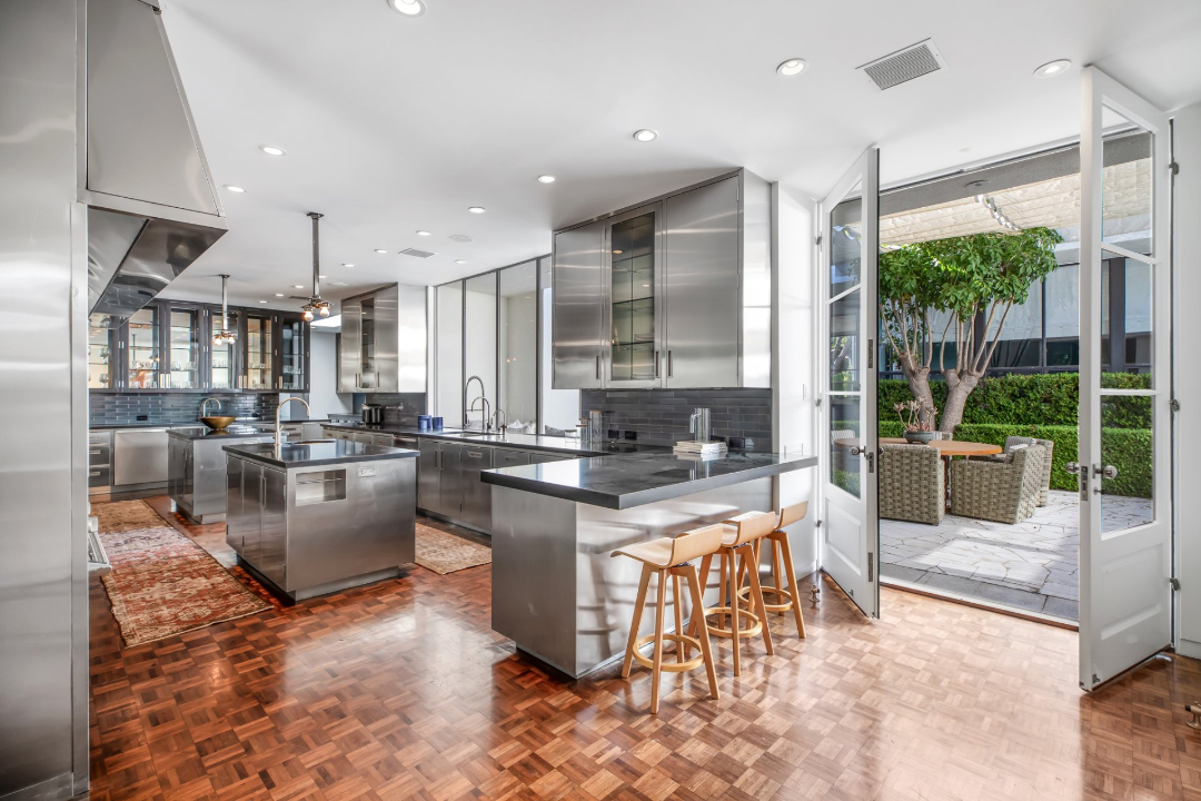 Ellen DeGeneres Former Midcentury Home Is Up for Rent Kitchen