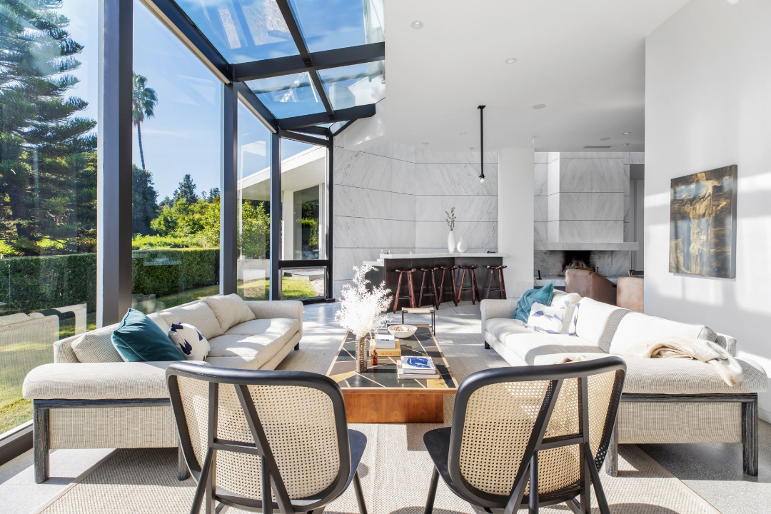 Ellen DeGeneres Former Midcentury Home Is Up for Rent Table
